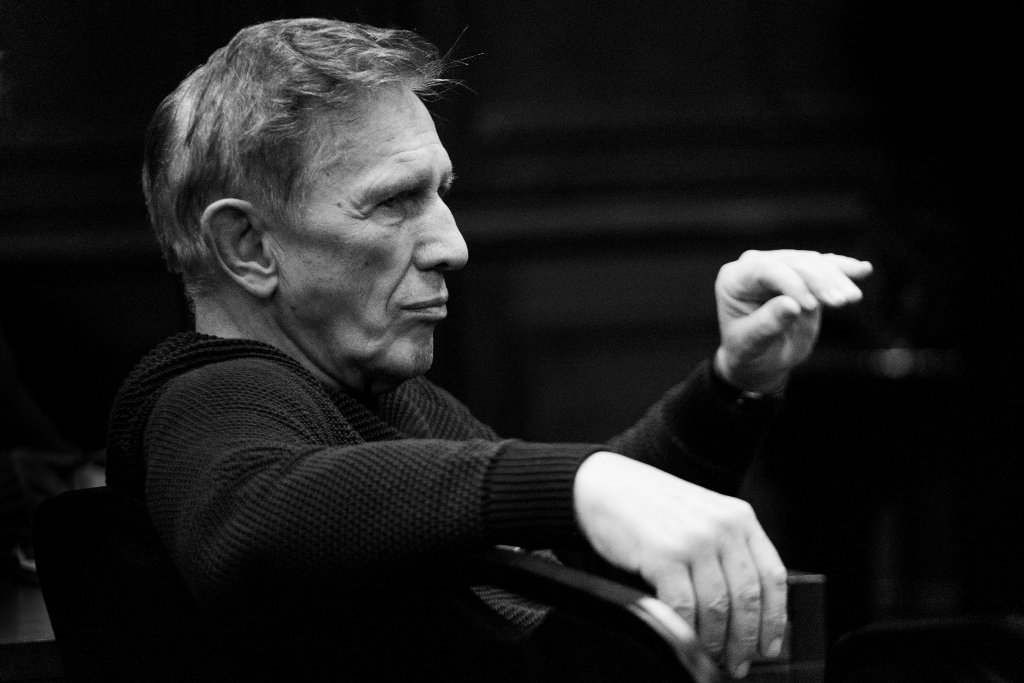 Próby MIZANTROPA Molière’a: Jan Englert (reżyser). Fot. Marta Ankiersztejn
